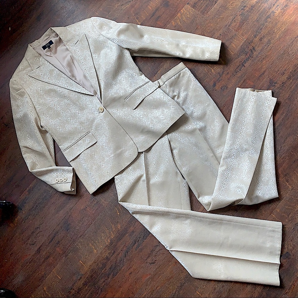 ✨HOST PICK✨ VNTG Zanella Python print suit trousers